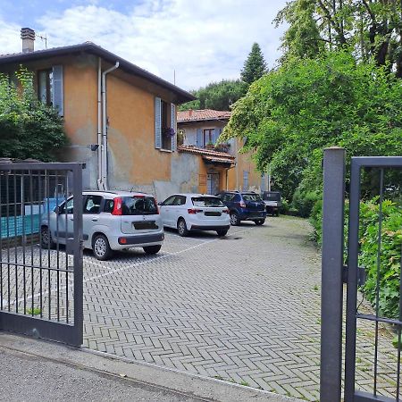 Gabbinoholidayhome Appartamento In Suggestiva Corte Côme Extérieur photo