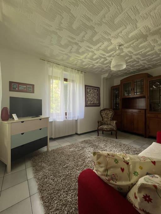 Gabbinoholidayhome Appartamento In Suggestiva Corte Côme Extérieur photo