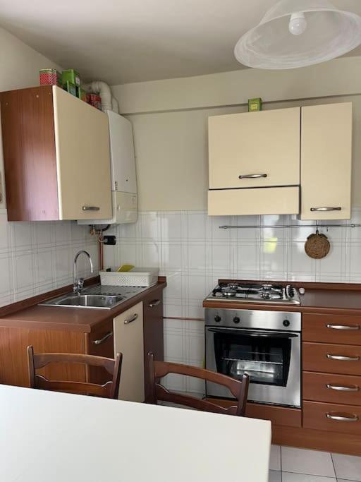 Gabbinoholidayhome Appartamento In Suggestiva Corte Côme Extérieur photo