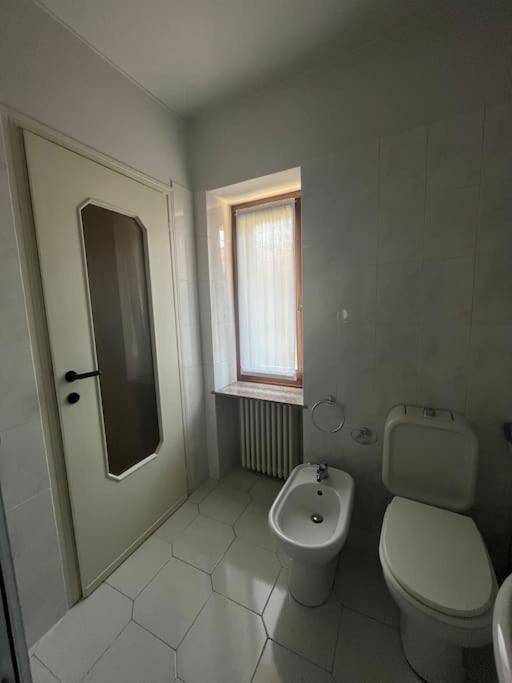 Gabbinoholidayhome Appartamento In Suggestiva Corte Côme Extérieur photo