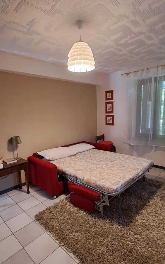 Gabbinoholidayhome Appartamento In Suggestiva Corte Côme Extérieur photo